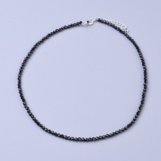 Collier spinelle noire