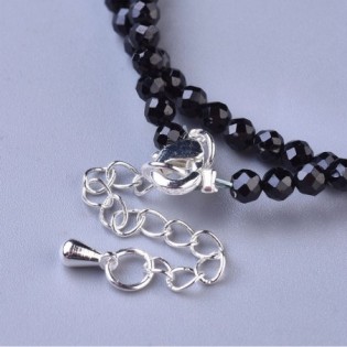 Collier spinelle noire